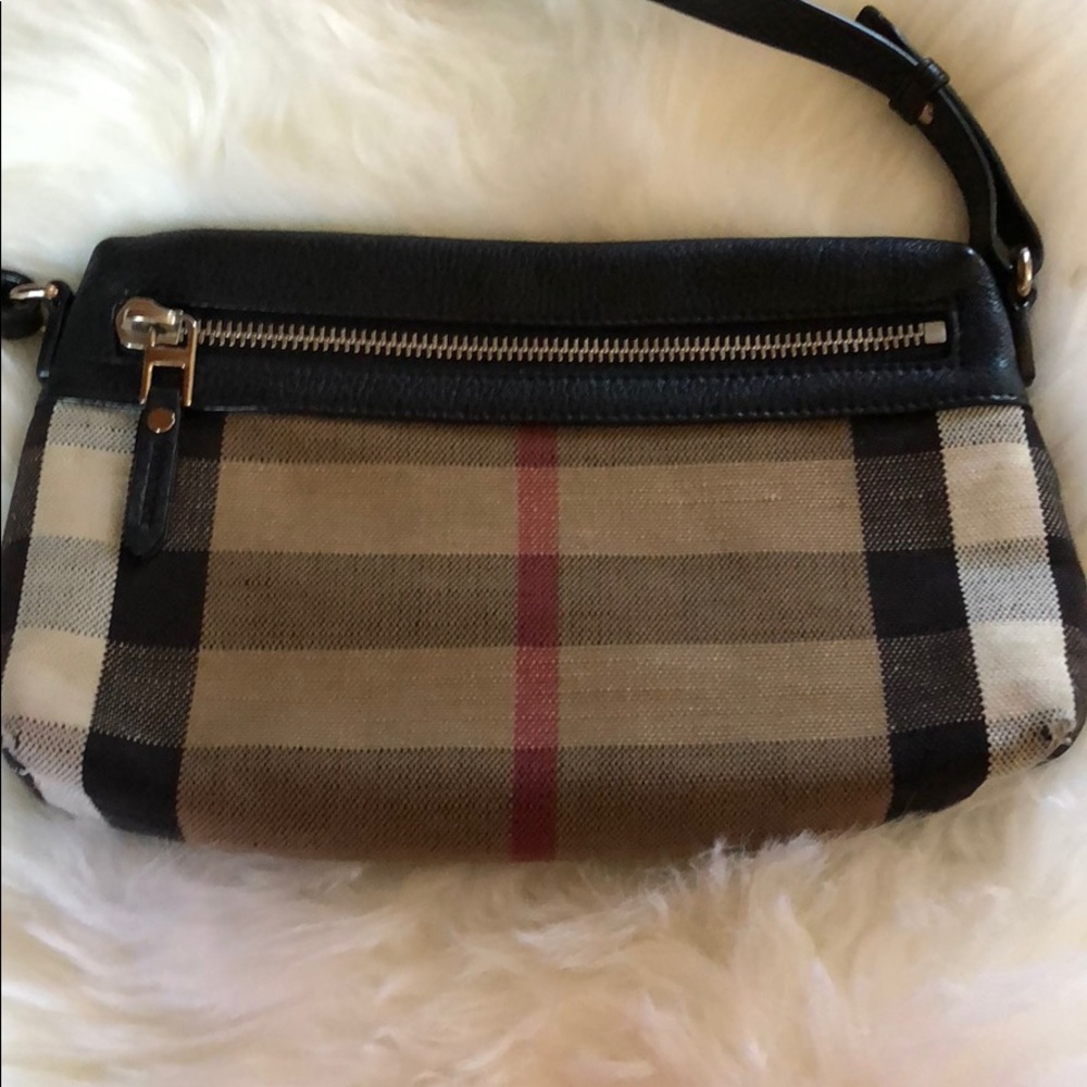 Burberry bag authentic !
